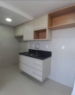 Quarto e sala com super varanda e vista mar