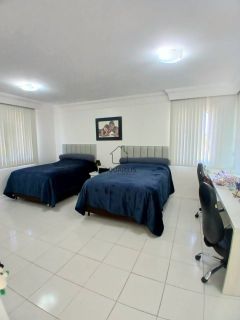 Casa de Condomínio Para Vender com 5 quartos 4 suítes no Condomínio Encontro das Águas em Lauro De Freitas