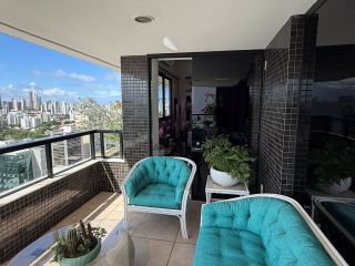 Apartamento Para Vender com 4 quartos 2 suítes no bairro Pituba em Salvador