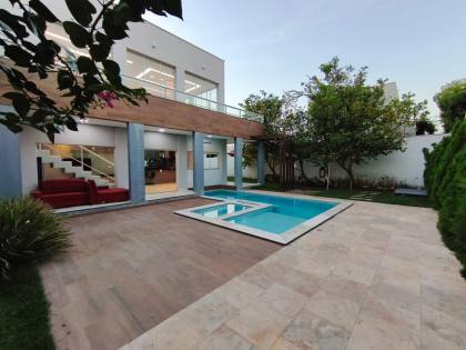Casa duplex com 5 suítes no Terras Alphaville