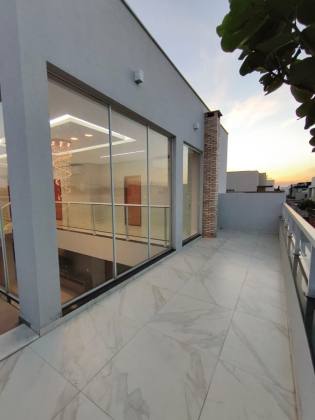 Casa duplex com 5 suítes no Terras Alphaville