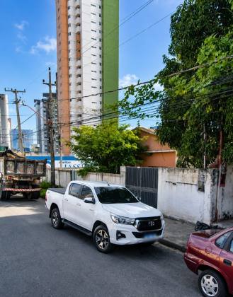 Terreno de esquina no bairro de Fátima