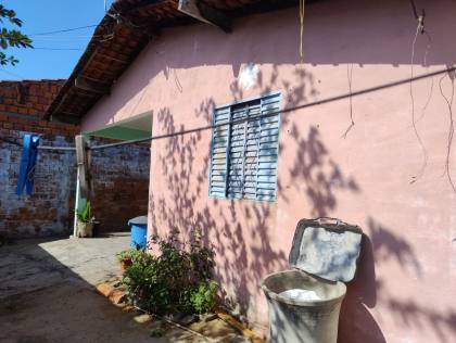 Casa à Venda no Parque Ideal, Zona Sudeste de Teresina – 3 Quartos e Casa de Apoio no Quintal