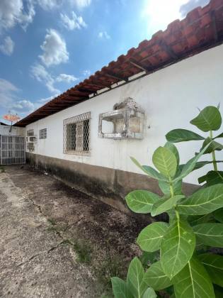 Casa à Venda no Monte Castelo, Próxima ao Centro Administrativo