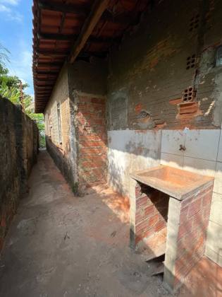 Casa à Venda no Monte Castelo, Próxima ao Centro Administrativo