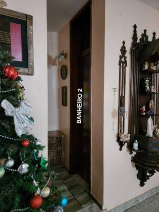 Casa à Venda na Piçarreira, Teresina – 9 Quartos, 3 Suítes e 1.300 m² de Área Total