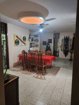 Casa à Venda na Piçarreira, Teresina – 9 Quartos, 3 Suítes e 1.300 m² de Área Total