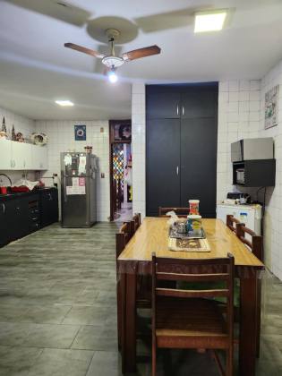 Casa à Venda na Piçarreira, Teresina – 9 Quartos, 3 Suítes e 1.300 m² de Área Total