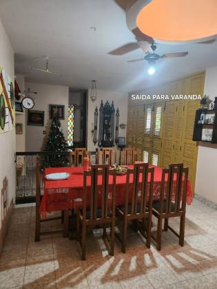 Casa à Venda na Piçarreira, Teresina – 9 Quartos, 3 Suítes e 1.300 m² de Área Total
