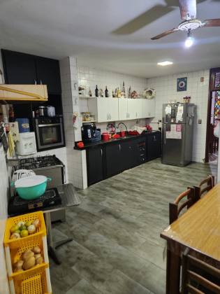 Casa à Venda na Piçarreira, Teresina – 9 Quartos, 3 Suítes e 1.300 m² de Área Total