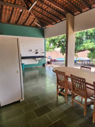 Casa à Venda na Piçarreira, Teresina – 9 Quartos, 3 Suítes e 1.300 m² de Área Total