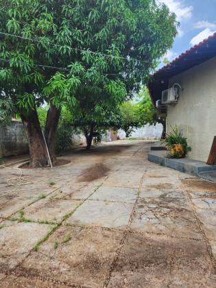 Casa à Venda na Piçarreira, Teresina – 9 Quartos, 3 Suítes e 1.300 m² de Área Total
