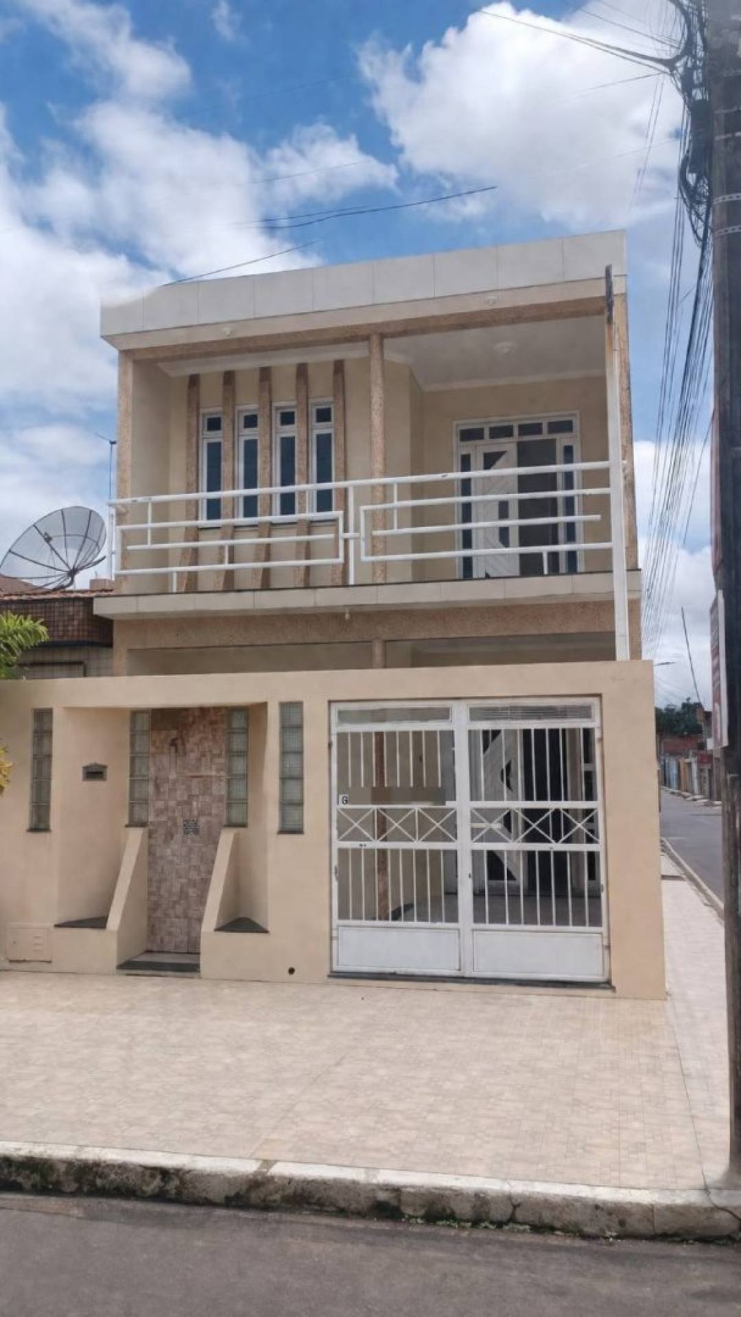 Casa duplex á Venda - próxima à Câmara dos Vereadores