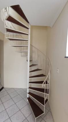 Casa duplex á Venda - próxima à Câmara dos Vereadores