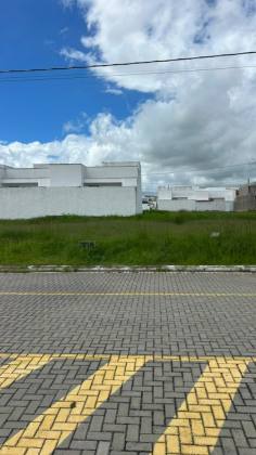 Lote de frente pra piscina no condomínio Portal do Lago, em Itabaiana