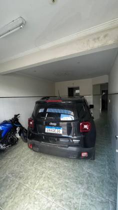 Casa no Centro de Itabaiana com 4 quartos 1 suíte 3 banheiros, e fácil acesso ao comércio.