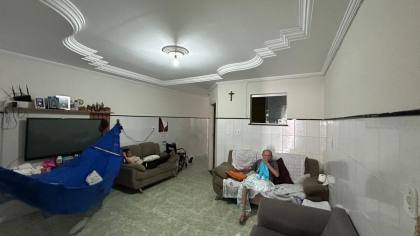 Casa no Centro de Itabaiana com 4 quartos 1 suíte 3 banheiros, e fácil acesso ao comércio.