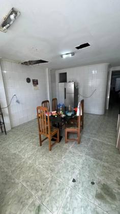 Casa no Centro de Itabaiana com 4 quartos 1 suíte 3 banheiros, e fácil acesso ao comércio.