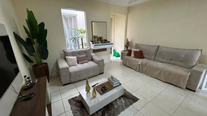 Casa no Centro de Itabaiana com 4 quartos 1 suíte 3 banheiros, e fácil acesso ao comércio.