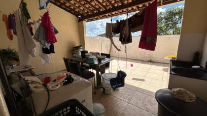 Casa no Centro de Itabaiana com 4 quartos 1 suíte 3 banheiros, e fácil acesso ao comércio.