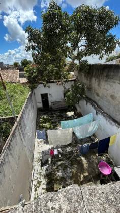 Casa no Centro de Itabaiana com 4 quartos 1 suíte 3 banheiros, e fácil acesso ao comércio.