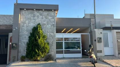Casa com 4 quartos no bairro Santa Mônica em Itabaiana