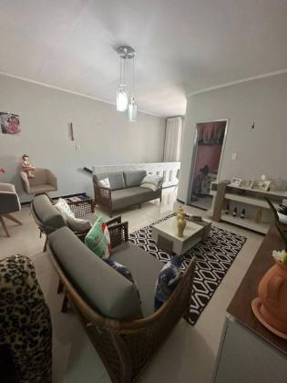 Casa com 4 quartos 3 banheiros e 1 suíte no bairro Rotary em Itabaiana