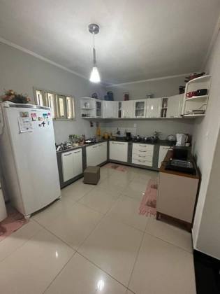 Casa com 4 quartos 3 banheiros e 1 suíte no bairro Rotary em Itabaiana