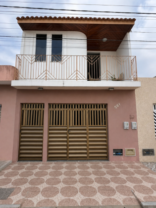 Casa com 4 quartos 3 banheiros e 1 suíte no bairro Rotary em Itabaiana