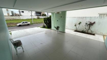 Casa de Alto Padrão no Condomínio Chiara Lubich, com 3 quartos, 2 suítes, e muito mais. Itabaiana/SE