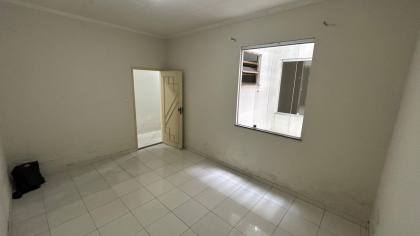 Casa com 2 pavimentos, 6 quartos ao total, e muito mais! No Centro de Itabaiana