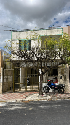 Casa com: 5 quartos, 1 suíte, e muito mais! No Centro em Itabaiana