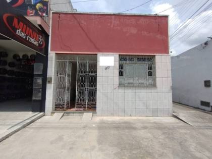 Casa com 3 quartos, e bem localizada no bairro Rotary Club em Itabaiana