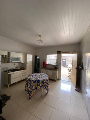 Casa com excelente localização, no Centro de Itabaiana.