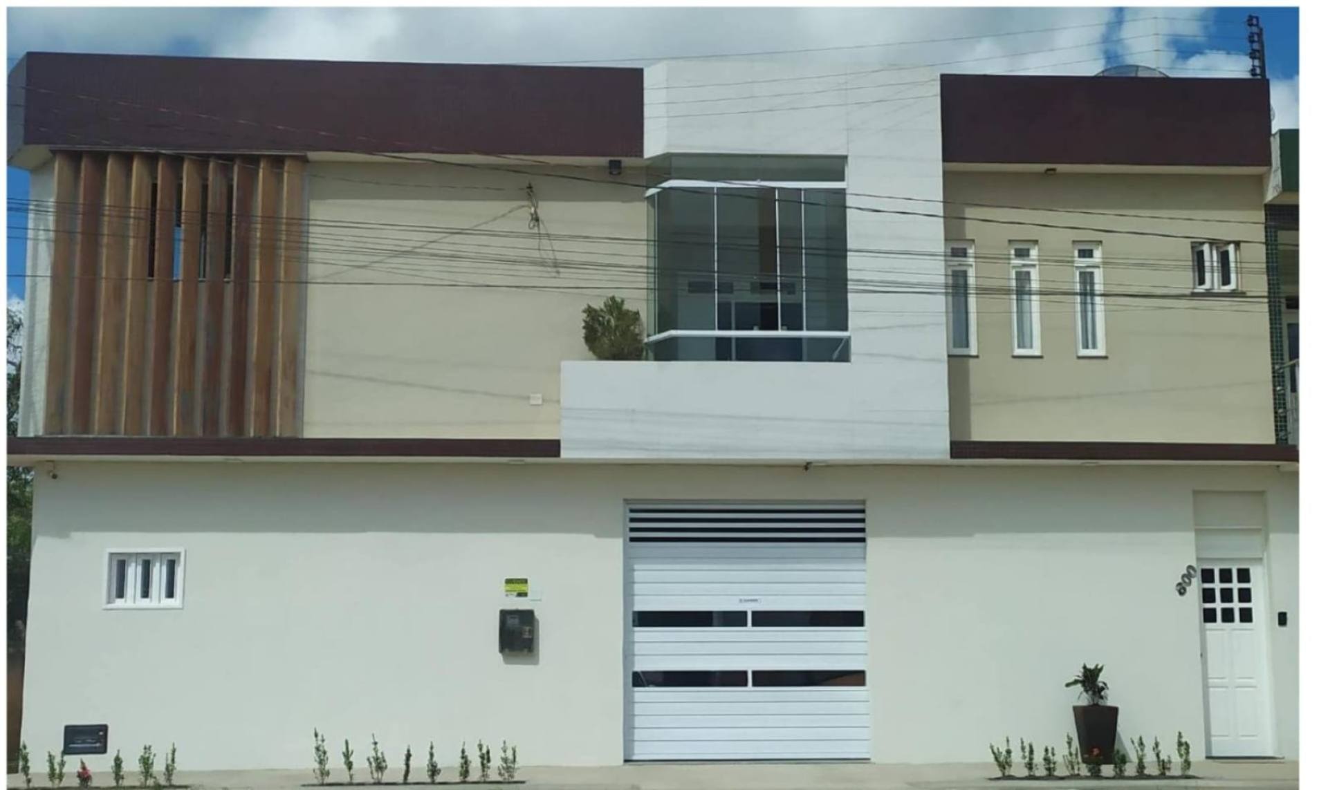 Imóvel com 3 quartos, 1 suíte, e garagem ideal para comércio. -No bairro Sitio Porto/Itabaiana/SE