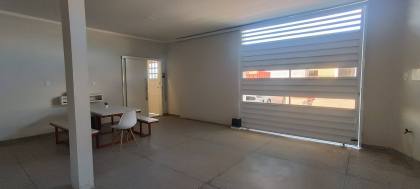 Imóvel com 3 quartos, 1 suíte, e garagem ideal para comércio. -No bairro Sitio Porto/Itabaiana/SE