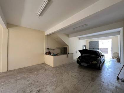 Imóvel com: 3 quartos, 1 suíte e garagem com 8 vagas! no Bairro Serrano - Itabaiana/SE