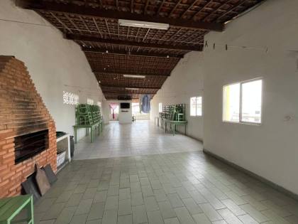 Imóvel com: 3 quartos, 1 suíte e garagem com 8 vagas! no Bairro Serrano - Itabaiana/SE