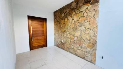 Casa com: 4 quartos, 2 banheiros, e muito mais! No Centro de Itabaiana.