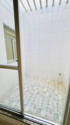Casa com: 4 quartos, 2 banheiros, e muito mais! No Centro de Itabaiana.