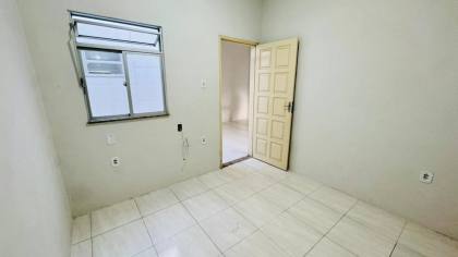 Casa com: 4 quartos, 2 banheiros, e muito mais! No Centro de Itabaiana.
