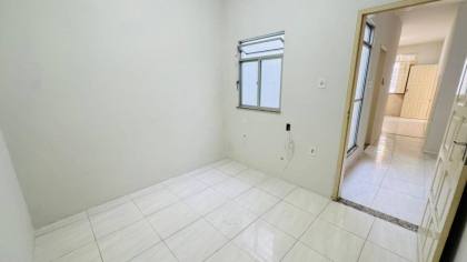Casa com: 4 quartos, 2 banheiros, e muito mais! No Centro de Itabaiana.