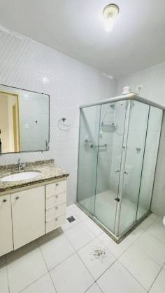 Casa com: 4 quartos, 2 banheiros, e muito mais! No Centro de Itabaiana.