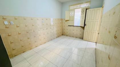 Casa com: 4 quartos, 2 banheiros, e muito mais! No Centro de Itabaiana.
