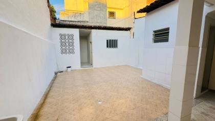 Casa com: 4 quartos, 2 banheiros, e muito mais! No Centro de Itabaiana.