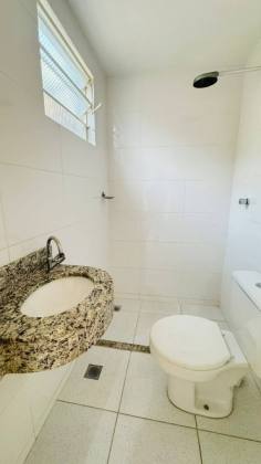 Casa com: 4 quartos, 2 banheiros, e muito mais! No Centro de Itabaiana.