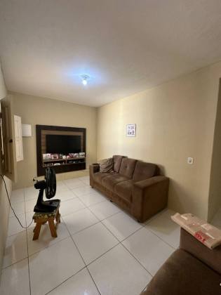 Casa com 4 quartos, 2 suítes, 4 banheiros. No Centro em Itabaiana.