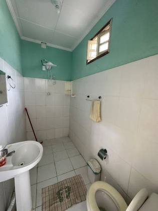 Casa com 4 quartos, 2 suítes, 4 banheiros. No Centro em Itabaiana.
