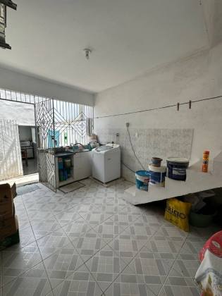 Casa com 4 quartos, 2 suítes, 4 banheiros. No Centro em Itabaiana.