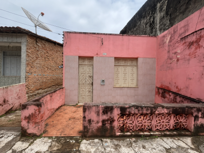 Casa ampla, com: 4 quartos, 1 suíte, no bairro Rotary Club em Itabaiana.